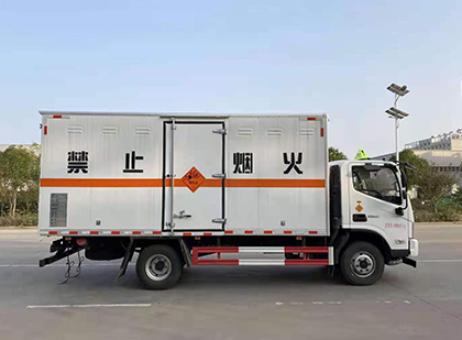 个旧爆破器材运输车